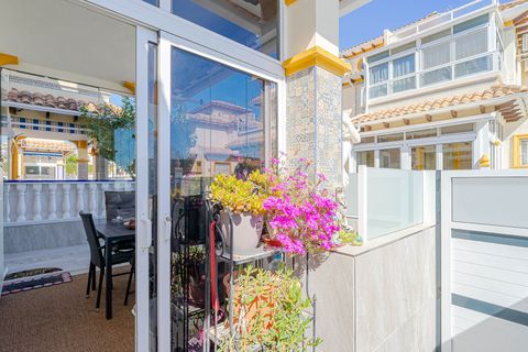 Villa a Punta Prima, Alicante, Punta Prima - € 235.000 | Ref: R-11275 - foto 11