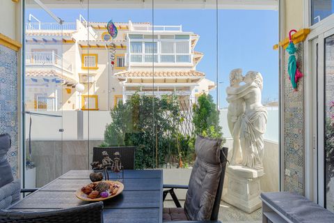 Villa a Punta Prima, Alicante, Punta Prima - € 235.000 | Ref: R-11275 - foto 15