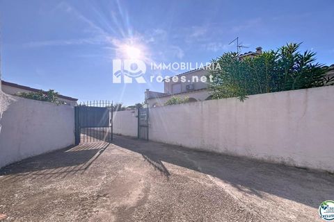 Villa en Empuriabrava, Gerona, Empuriabrava - € 385.000 | Ref: 3764 - photo 24