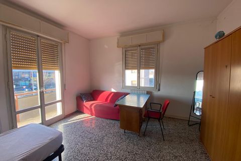 Estudi a Modena, Modena, Modena - € 300/mes | Ref: 755-1-1 - foto 2