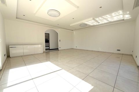 Villa a Genilac, Loire, Genilac - € 350.000 | Ref: 340939562407 - foto 3