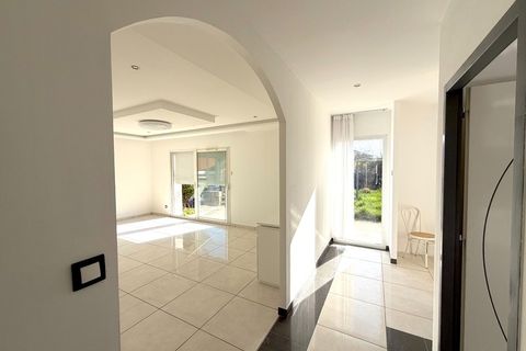 Villa a Genilac, Loire, Genilac - € 350.000 | Ref: 340939562407 - foto 4