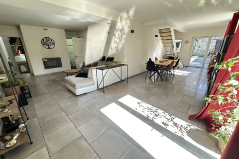 Villa a Saint-Astier, Dordogne, Saint-Astier - € 550.000 | Ref: BVI83739 - foto 3