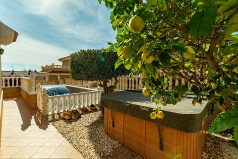 Villa a Torrevieja, Alicante, Torrevieja - € 290.000 | Ref: CLDE-31425 - foto 3