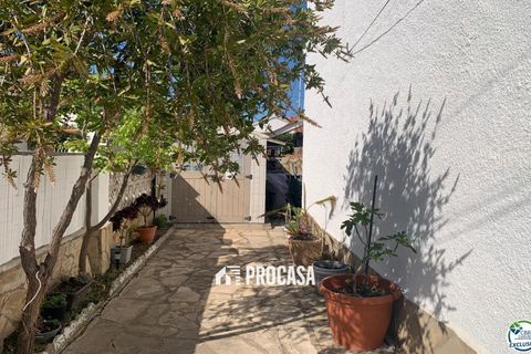 Villa a Roses, Gerona, Roses - € 335.000 | Ref: 4235 - foto 15