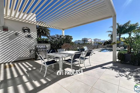 Villa i Empuriabrava, Gerona, Empuriabrava - € 930.000 | Ref: 4233 - foto 8