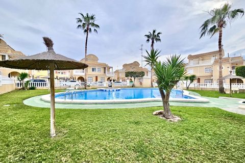 Villa en Cabo Roig, Alicante, Cabo Roig - € 220.000 | Ref: MLSC4322285/13477 - photo 2
