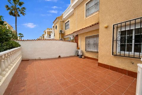 Villa en Cabo Roig, Alicante, Cabo Roig - € 220.000 | Ref: MLSC4322285/13477 - photo 3