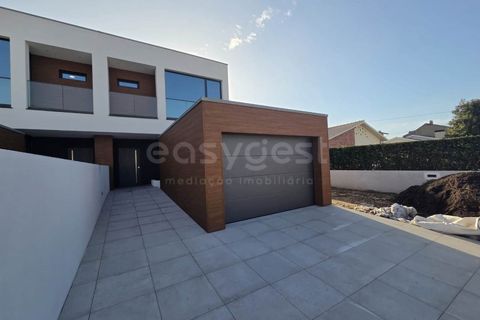 Villa i Aveiro, Aveiro, Aveiro - € 485.500 | Ref: EA99013 - foto 1