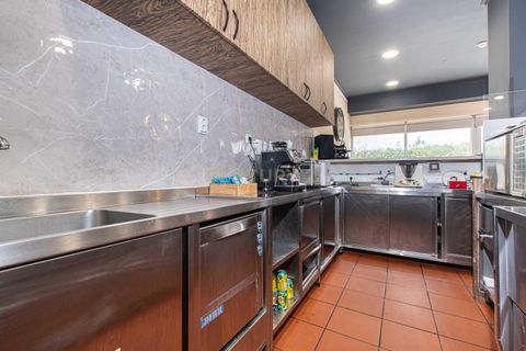 Erhvervsejendom i Oeiras, Lisbon, Oeiras - € 45.000 | Ref: C0483-01825 - foto 24