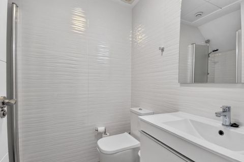 Casa de pueblo en Punta Prima, Alicante, Punta Prima - € 349.000 | Ref: 200-4725 - photo 12