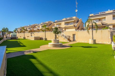 Casa de pueblo en Punta Prima, Alicante, Punta Prima - € 349.000 | Ref: 200-4725 - photo 48
