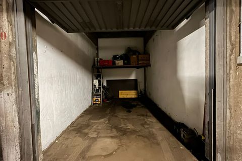 Garage i Torino, Turin, Torino - € 16.500 | Ref: 001-172 - foto 1
