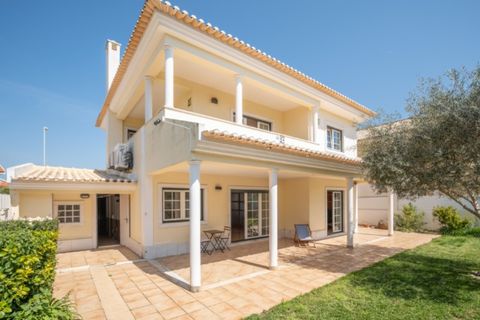 Villa i Carcavelos, Lisbon, Carcavelos - € 1.000.000 | Ref: ORIAPRO4808 - foto 1