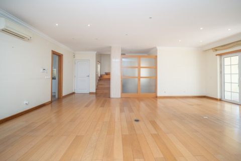 Villa i Carcavelos, Lisbon, Carcavelos - € 1.000.000 | Ref: ORIAPRO4808 - foto 8