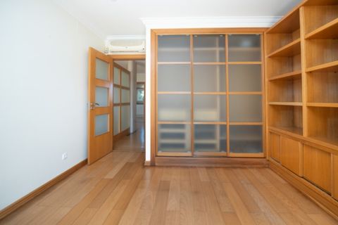 Villa i Carcavelos, Lisbon, Carcavelos - € 1.000.000 | Ref: ORIAPRO4808 - foto 13