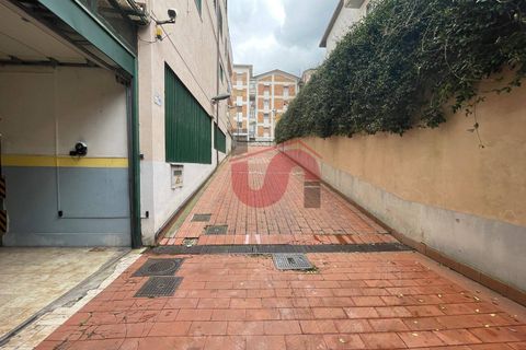 L'establiment comercial a Benevento, Benevento, Benevento - € 2.000/mes | Ref: AA39873 - foto 16