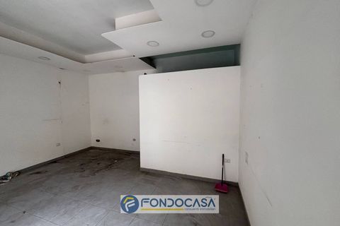 L'establiment comercial a Sant'Antimo, Naples, Sant'Antimo - € 450/mes | Ref: loc comm-corso michelangelo - foto 2