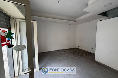 L'establiment comercial a Sant'Antimo, Naples, Sant'Antimo - € 450/mes | Ref: loc comm-corso michelangelo - foto 3