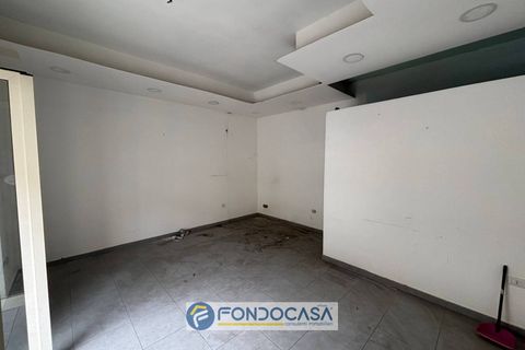 L'establiment comercial a Sant'Antimo, Naples, Sant'Antimo - € 450/mes | Ref: loc comm-corso michelangelo - foto 4