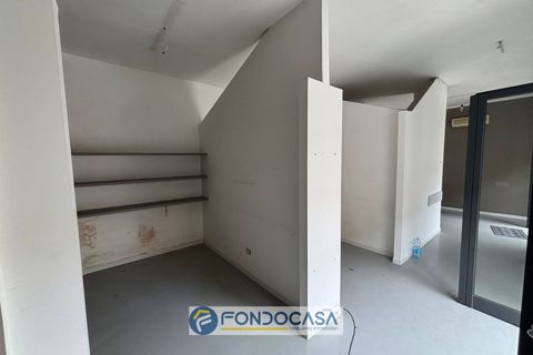 L'establiment comercial a Sant'Antimo, Naples, Sant'Antimo - € 550/mes | Ref: corso michelangelo sant'antimo - foto 2