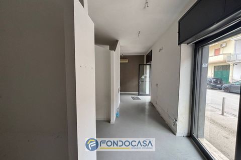 L'establiment comercial a Sant'Antimo, Naples, Sant'Antimo - € 550/mes | Ref: corso michelangelo sant'antimo - foto 4