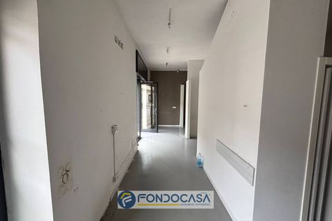 L'establiment comercial a Sant'Antimo, Naples, Sant'Antimo - € 550/mes | Ref: corso michelangelo sant'antimo - foto 7