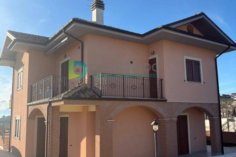 Villa a Colonnella, Teramo, Colonnella - € 700.000 | Ref: S158 - foto 49