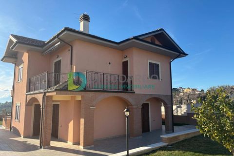 Villa a Colonnella, Teramo, Colonnella - € 700.000 | Ref: S158 - foto 50