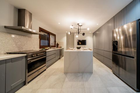 Villa a Estepona, Malaga, Estepona - € 2.195.000 | Ref: CasaEden - foto 4
