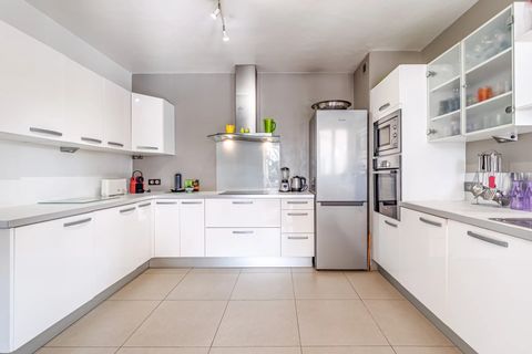 Villa a Mougins, Alpes-Maritimes, Mougins - € 1.100.000 | Ref: HH-16136463 - foto 4