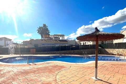 Villa en Punta Prima, Alicante, Punta Prima - € 209.950 | Ref: 23JJ01102 - photo 4