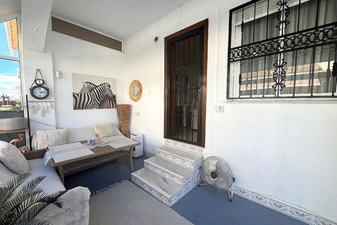 Villa en Punta Prima, Alicante, Punta Prima - € 209.950 | Ref: 23JJ01102 - photo 14