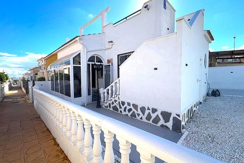 Villa en Punta Prima, Alicante, Punta Prima - € 209.950 | Ref: 23JJ01102 - photo 27