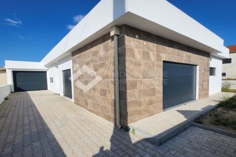 Villa i Seixal, Setubal, Seixal - € 550.000 | Ref: 400 - foto 1