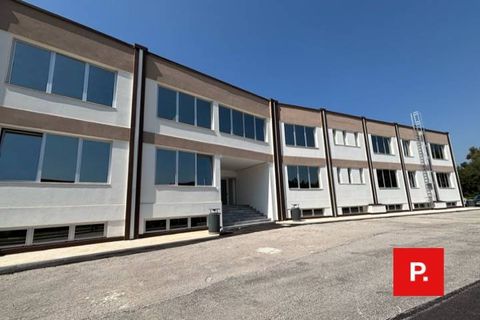Erhvervsejendom i Caserta, Caserta, Caserta - € 3.000.000 | Ref: kA9424 - foto 1