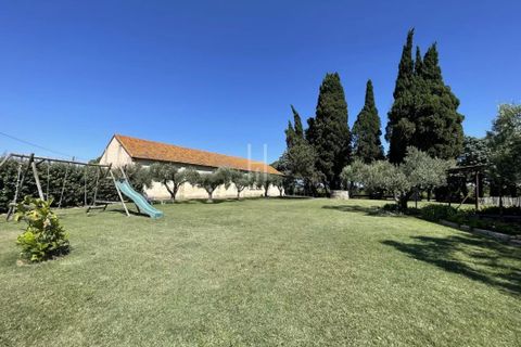 Villa en Arles, Bouches-du-Rhone, Arles - € 1.272.000 | Ref: 0684 - photo 24