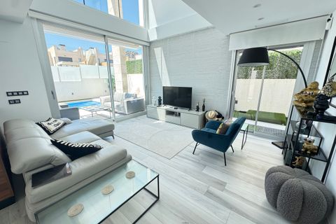 Villa a Cabo Roig, Alicante, Cabo Roig - € 635.000 | Ref: R-58557 - foto 3