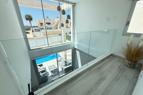 Villa a Cabo Roig, Alicante, Cabo Roig - € 635.000 | Ref: R-58557 - foto 12