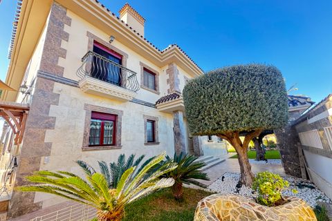 Villa a Cabo Roig, Alicante, Cabo Roig - € 1.700.000 | Ref: R-61632 - foto 5