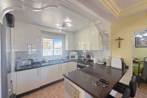 Villa en Cabo Roig, Alicante, Cabo Roig - € 344.950 | Ref: V-18829 - photo 36