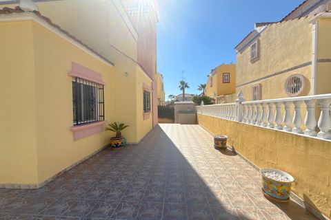 Villa en Cabo Roig, Alicante, Cabo Roig - € 344.950 | Ref: V-18829 - photo 37