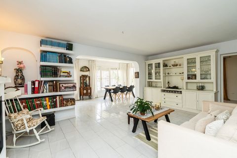 Villa a Marbella, Malaga, Marbella - € 1.285.000 | Ref: R5358046 - foto 2