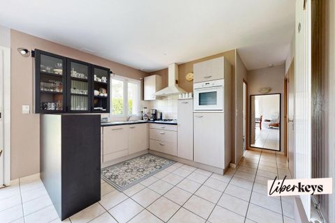 Villa a Chartres-de-Bretagne, Ille-et-Vilaine, Chartres-de-Bretagne - € 324.500 | Ref: DOM27581 - foto 4