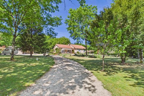 Villa i Verteillac, Dordogne, Verteillac - € 274.500 | Ref: BVI85346 - foto 1