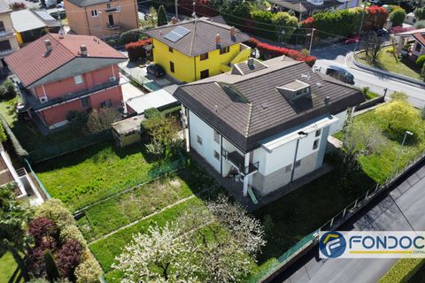 Villa i Telgate, Bergamo, Telgate - € 380.000 | Ref: DUPLI.TEL.03.FS - foto 2