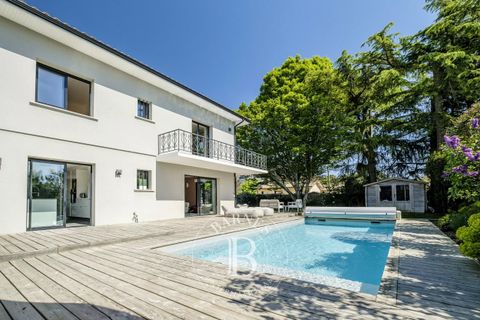 Villa en Bruges, Gironde, Bruges - € 1.260.000 | Ref: M3196 - photo 2