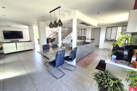 Villa i Brest, Finistere, Brest - € 462.000 | Ref: getkey_10330 - foto 2
