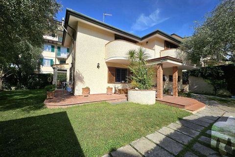 Villa i Massa, Massa and Carrara, Massa - € 795.000 | Ref: A10803RV2559079A-1070560 - foto 2