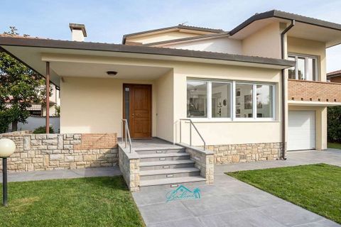 Villa i Pietrasanta, Lucca, Pietrasanta - € 1.200.000 | Ref: A10803RV2462371A-1080104 - foto 1
